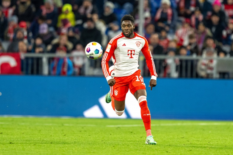 sport1：阿方索降低了對(duì)薪水的要求，他接近與拜仁續(xù)約